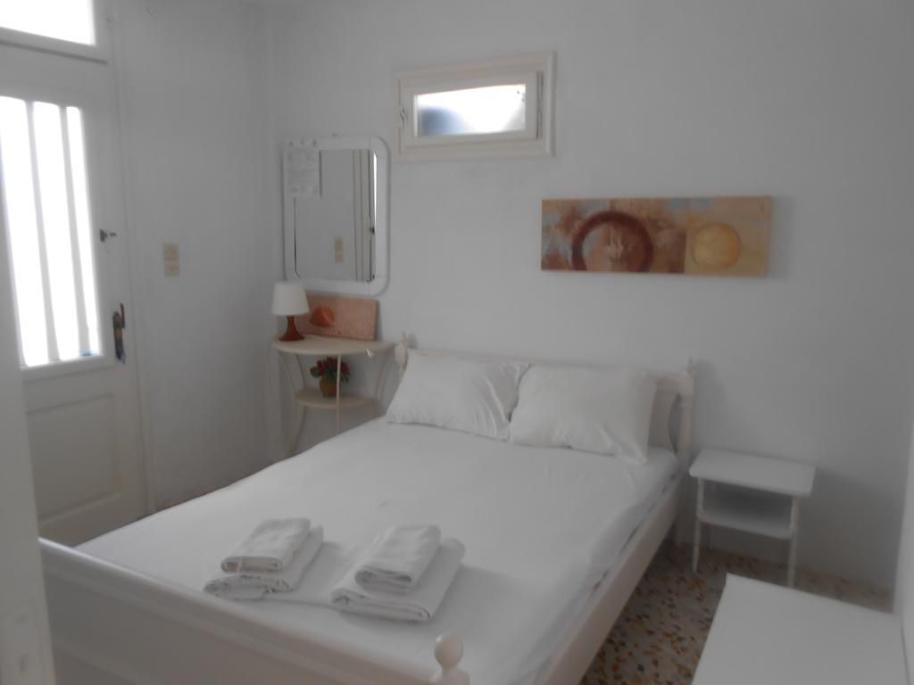 Angeliki Pension Katapola Exterior foto