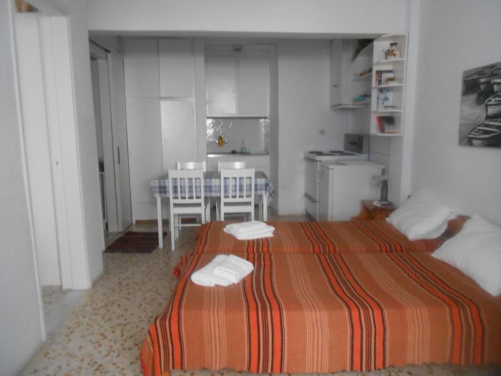 Angeliki Pension Katapola Exterior foto