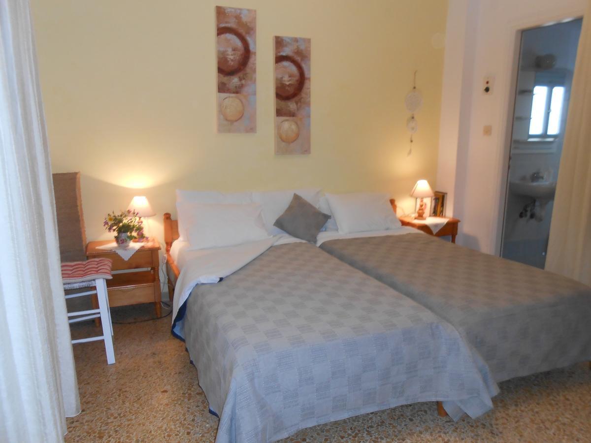 Angeliki Pension Katapola Exterior foto